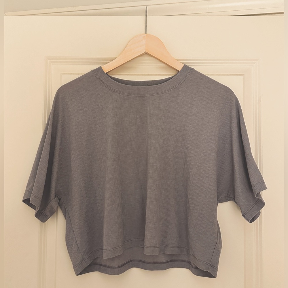 LIMITED EDITION! Lululemon women’s athletic short sleeve shirt